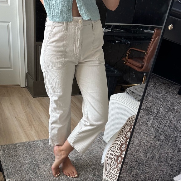 Levi's Women's Light Cream Cropped Everyday Jeans - Picture 1 of 11